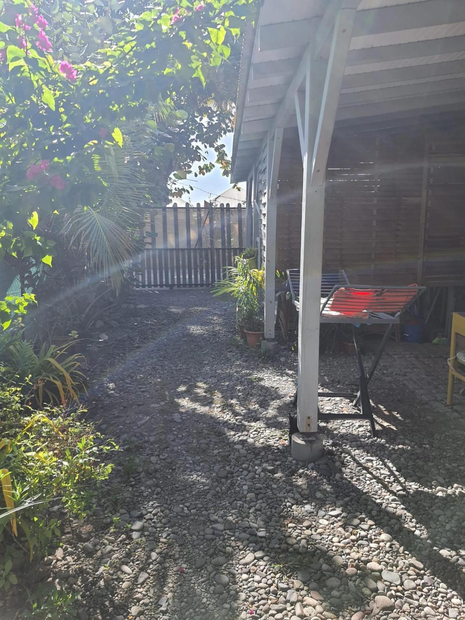 Appartement Cosy Au Carbet Avec Balcon Et Vue Sur Mer 70 M² ル・カルベ エクステリア 写真
