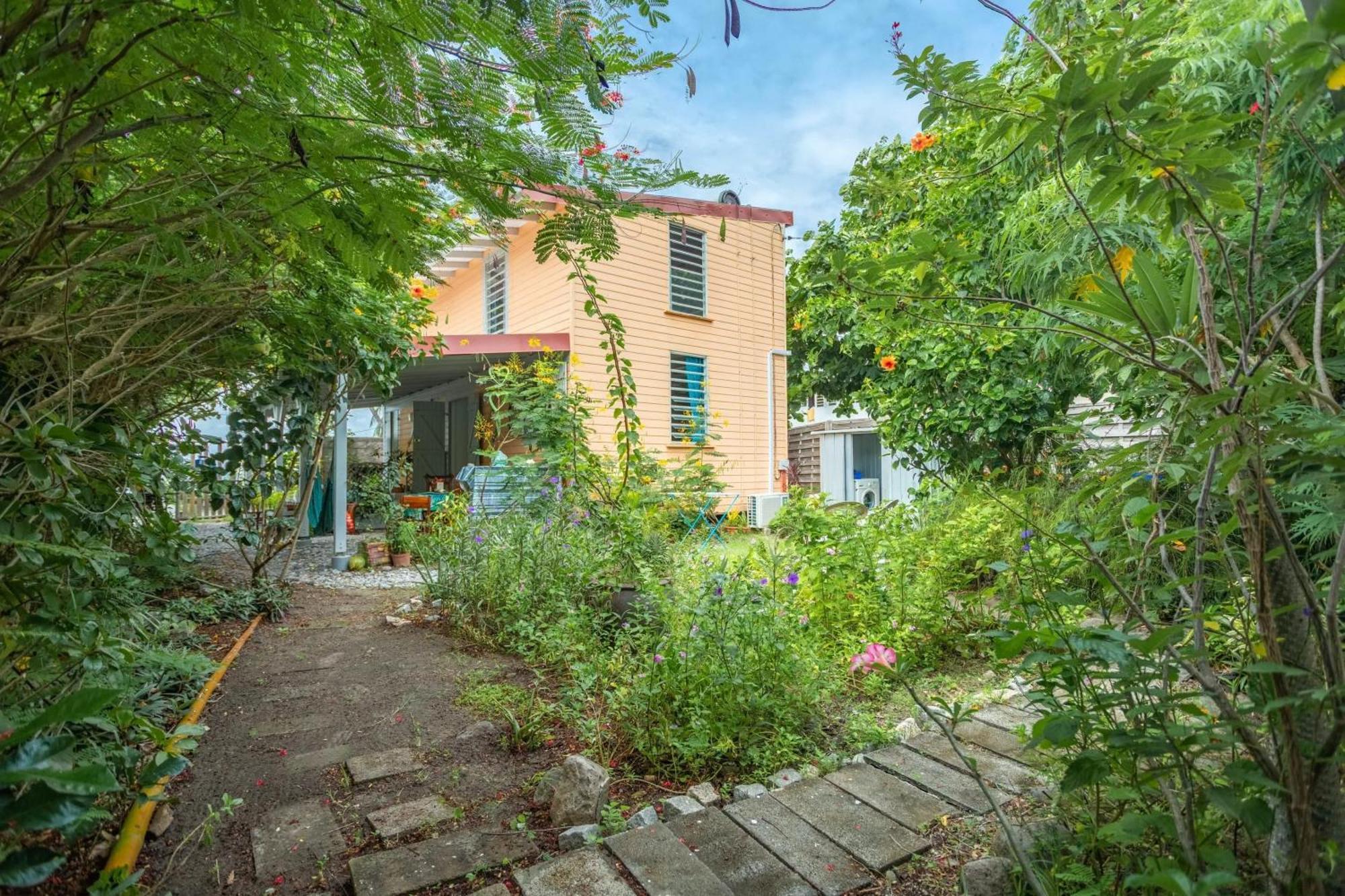 Appartement Cosy Au Carbet Avec Balcon Et Vue Sur Mer 70 M² ル・カルベ エクステリア 写真